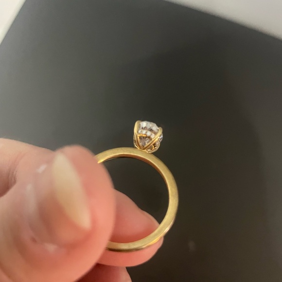 Elegant 10k Gold and Crushed Ice Oval Moissanite Ring - Picture 5 of 6